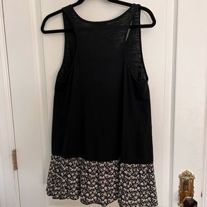 Women’s black Umgee top